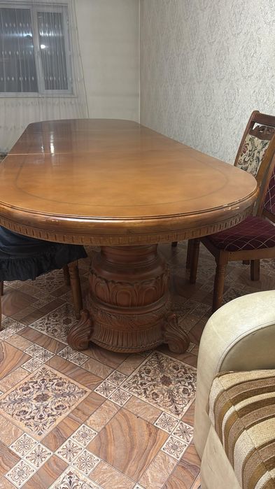 Продам гостиный стол