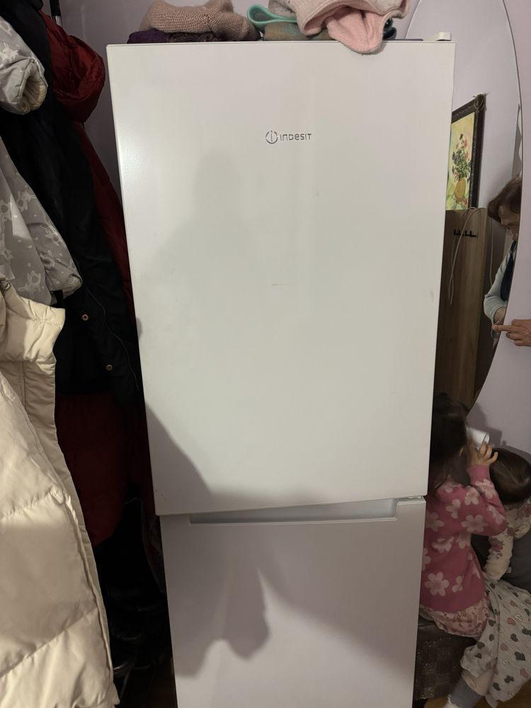 Холодильник Indesit. В отличном состоянии