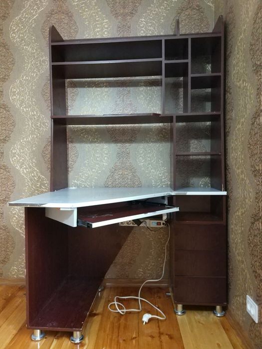 Компьютерный стол