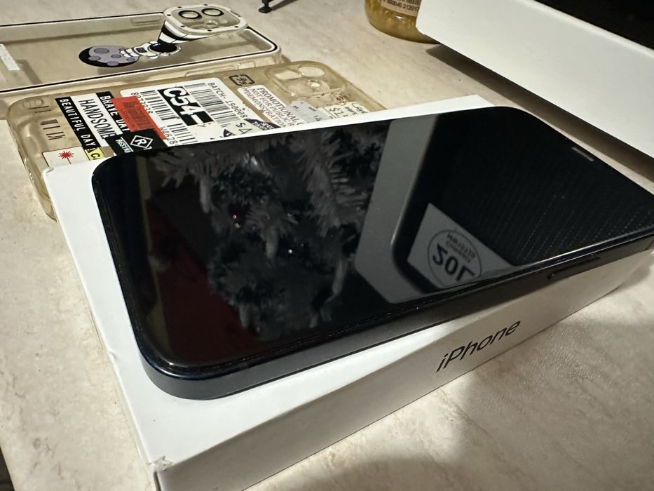 Iphone 12 64gb ……….