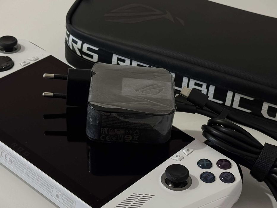 Бартер! Kaто НОВ! ASUS ROG Ally Z1 Extreme + ROG Кейс!