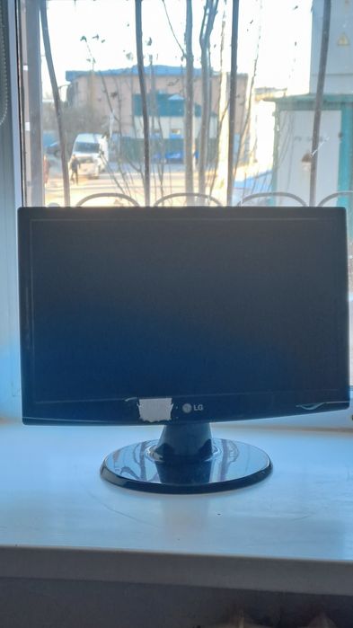 Монитор LG 19 дюймов