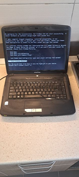 Laptop e Machines defect