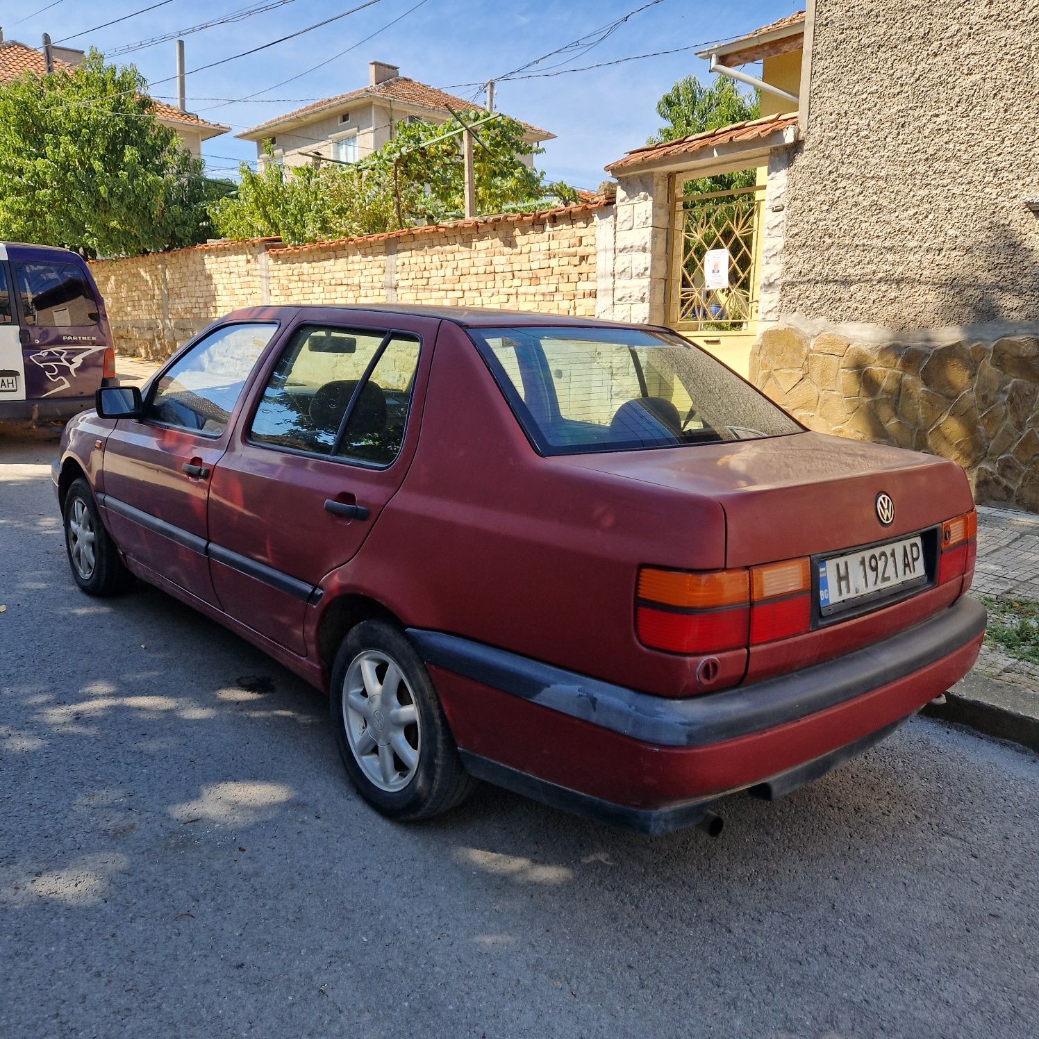 Фолксваген Венто 1.8i