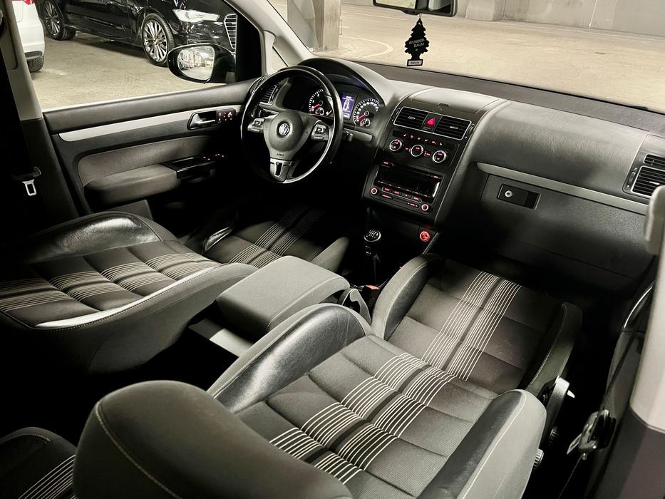 VW Touran 2013 Match 2.0 TDi 140 cp