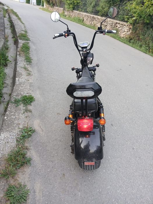 Vând Scuter Harley