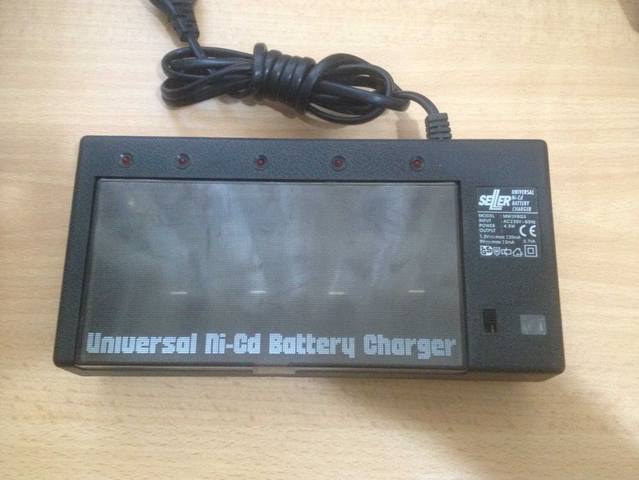 Зарядное устройство универсальное.