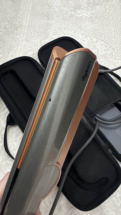 Dyson Airstrait от Зора