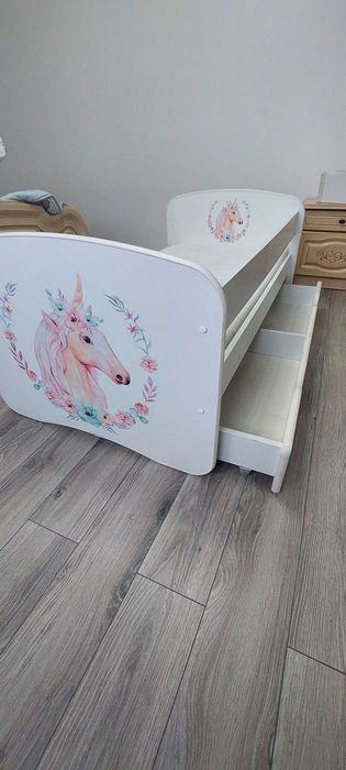 Pat copii în condiții bune de 80×145.
