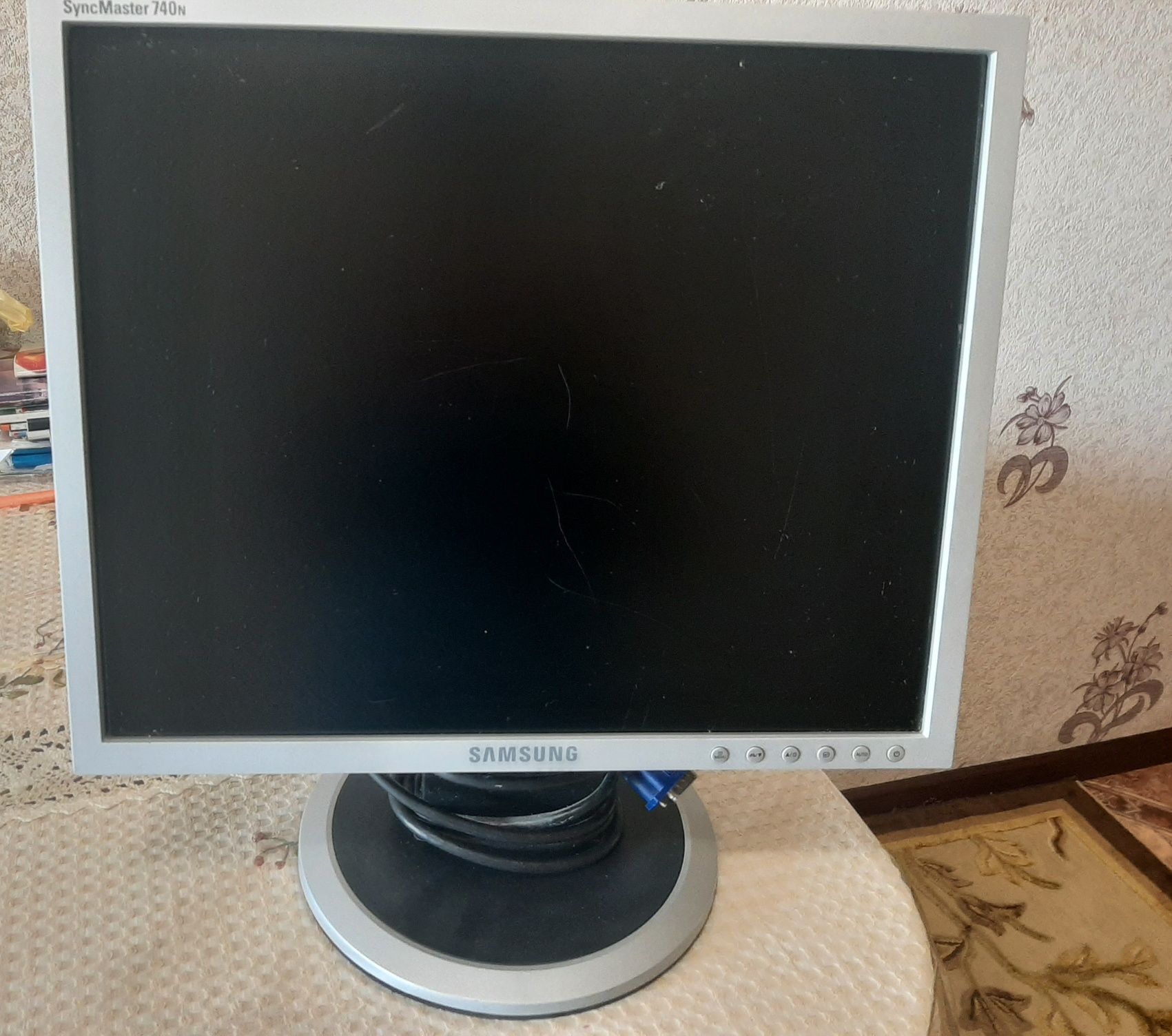 Монитор Samsung SyncMaster 740N