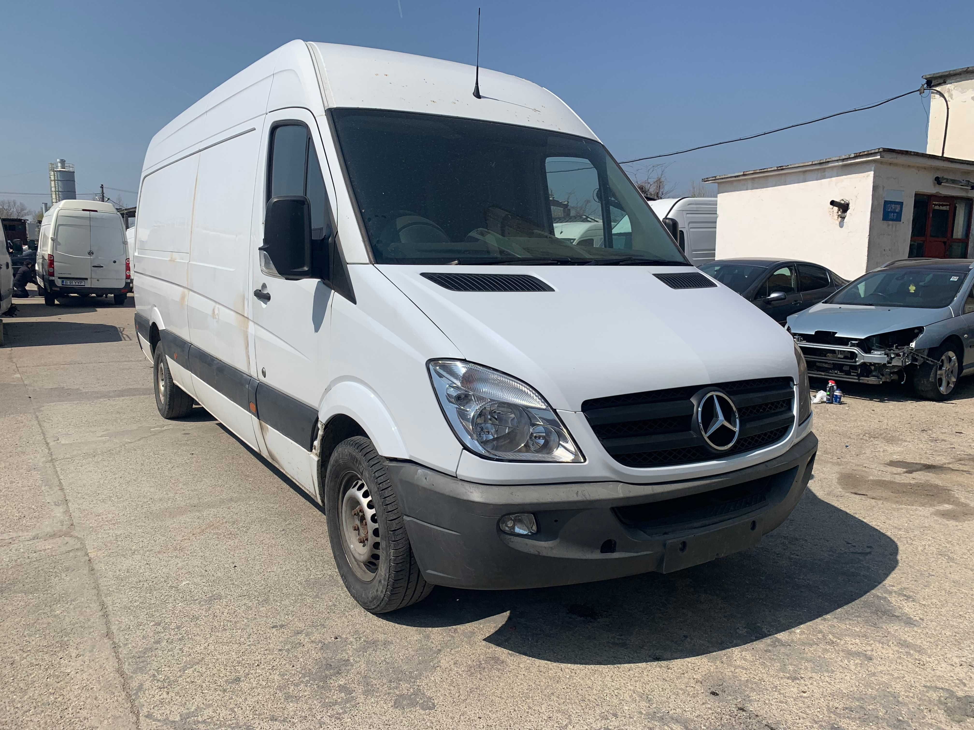 Usa Oglinda Prag Stalp Parbriz Mercedes SPRINTER 311,313 315 Cdi 2007