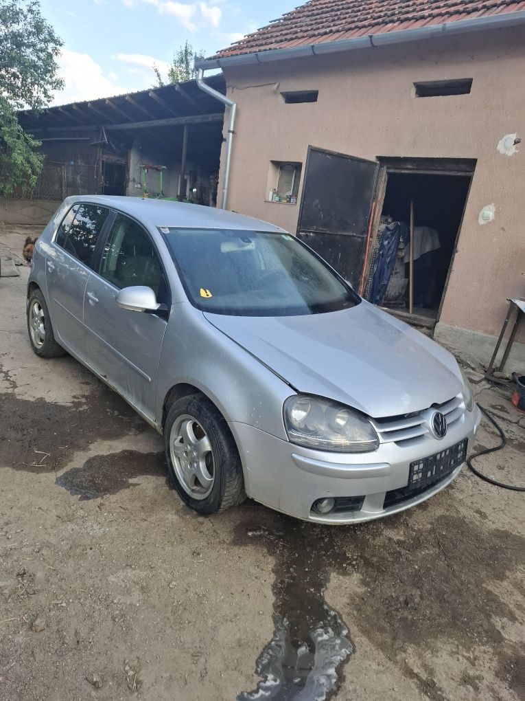 Dezmembra golf 5 2.0 BKD