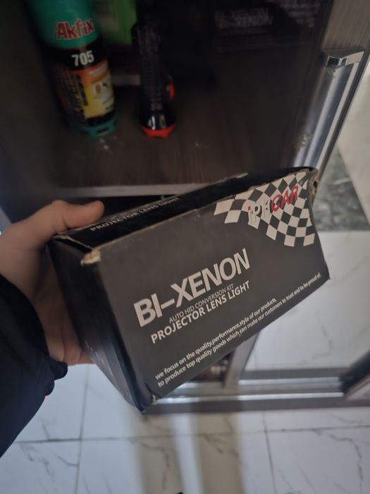 Би ксенон фары.          .