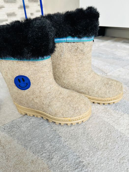 Продам детские валенки