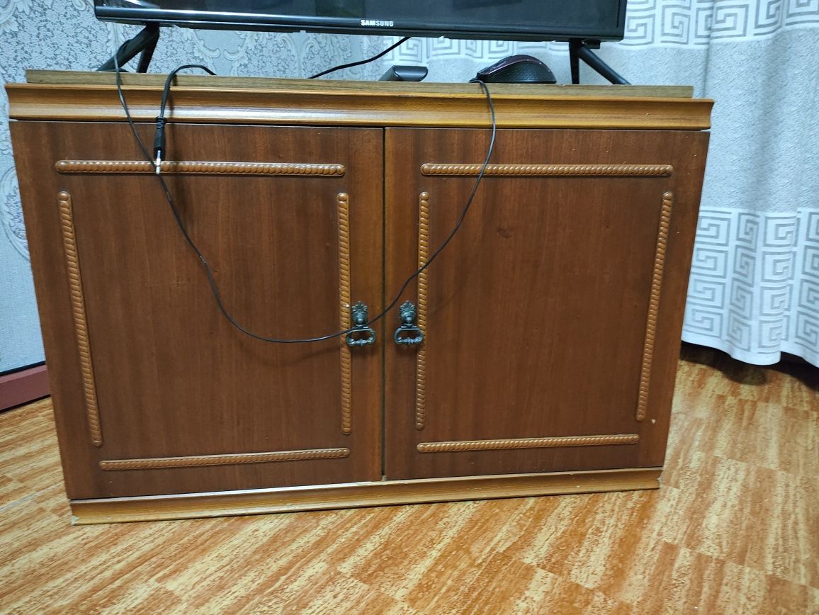 Продам стенку с тумбочкой для телевизора. Алматы