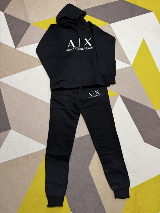 Дамски екипи запазени