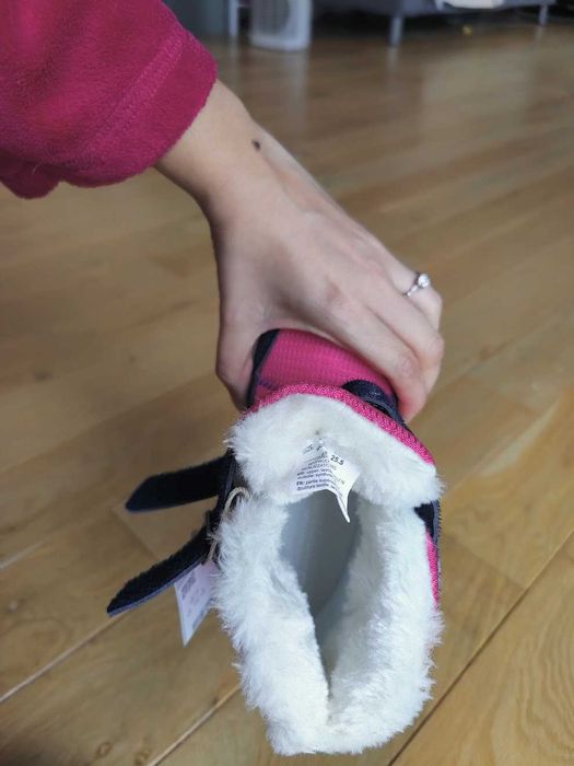 Чисто нови водоустойчиви боти за момиче 25,5