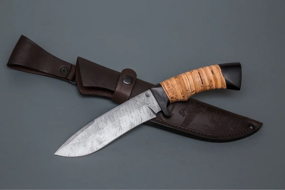 Нож из дамасской стали