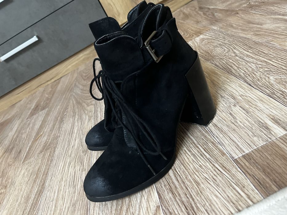 Женская обувь сатылады