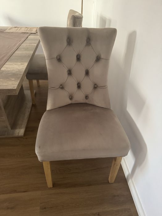 Vand 4 scaune Momax noi bej/crem