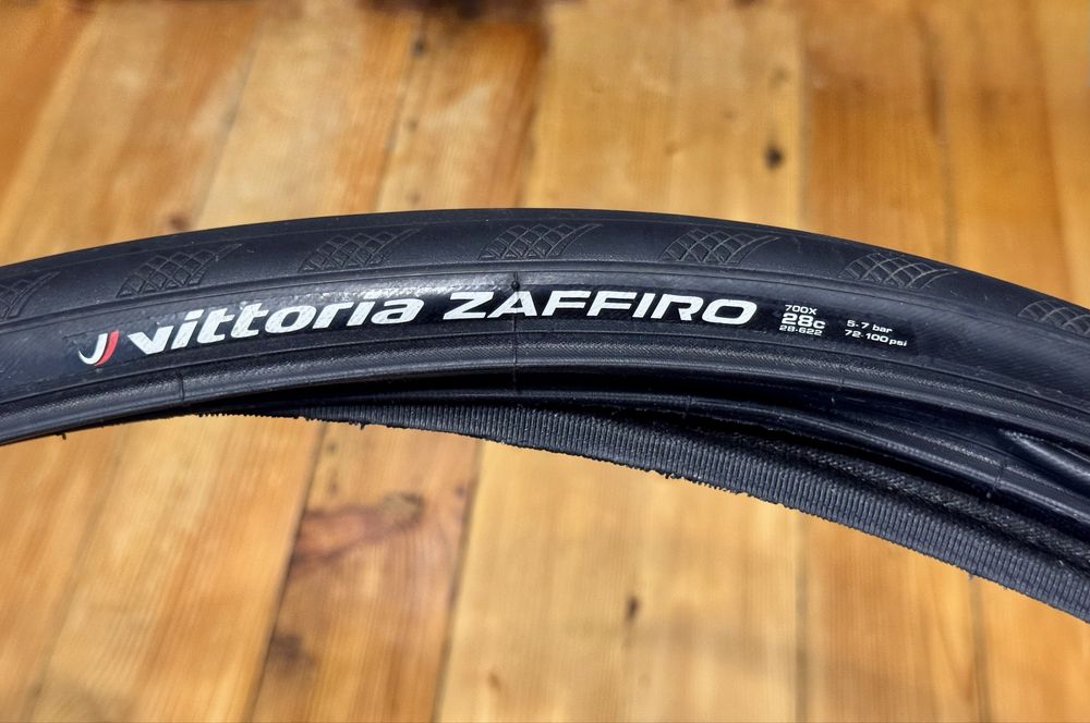 Гуми Vittoria Zaffiro 700×28C — 2 внъшни гуми + 2 вътрешни