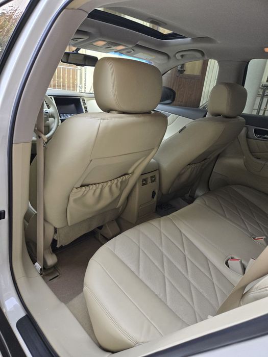 INFINITI  QX 70 sostoyanie kak novoe