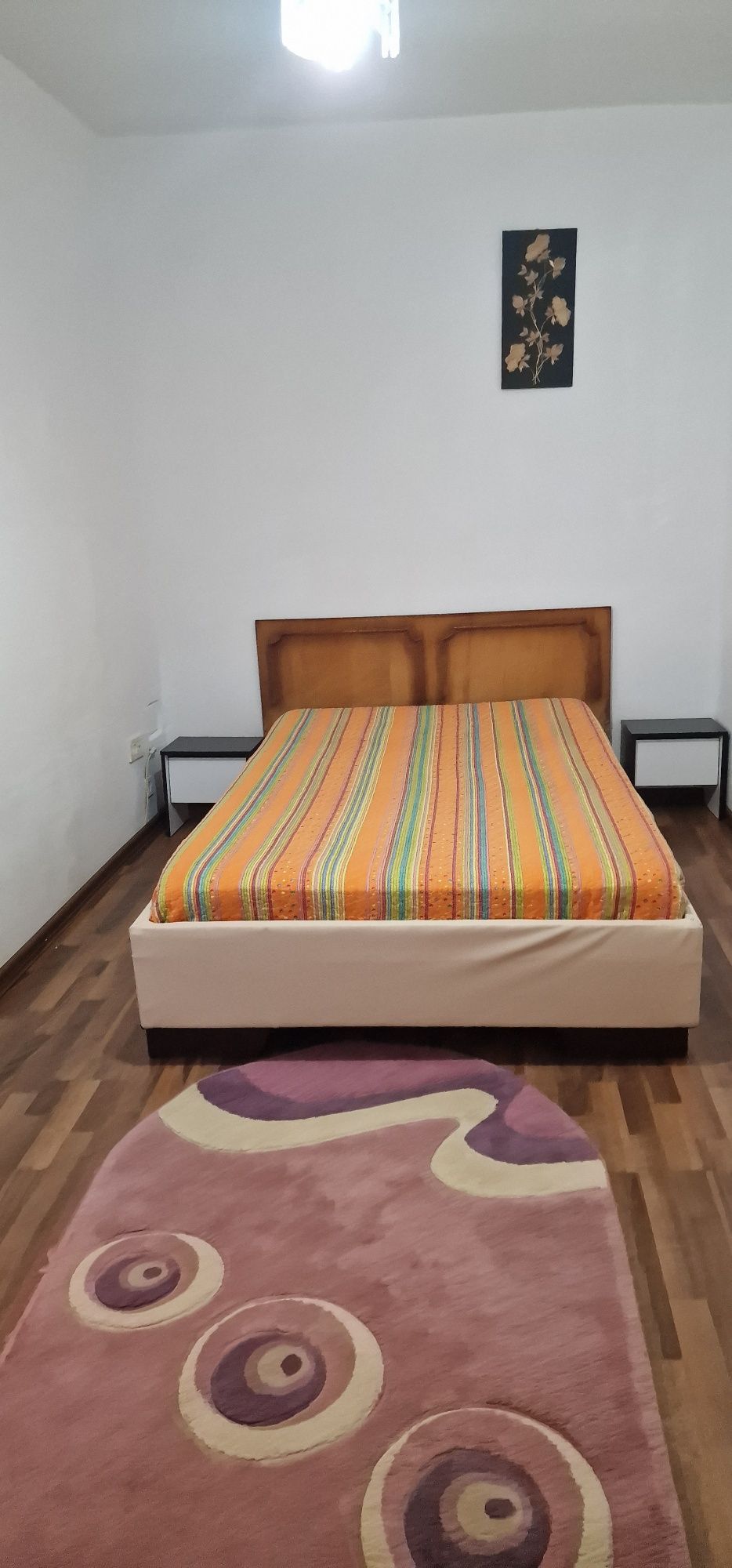 Închiriez apartament ,Valea Roșie.