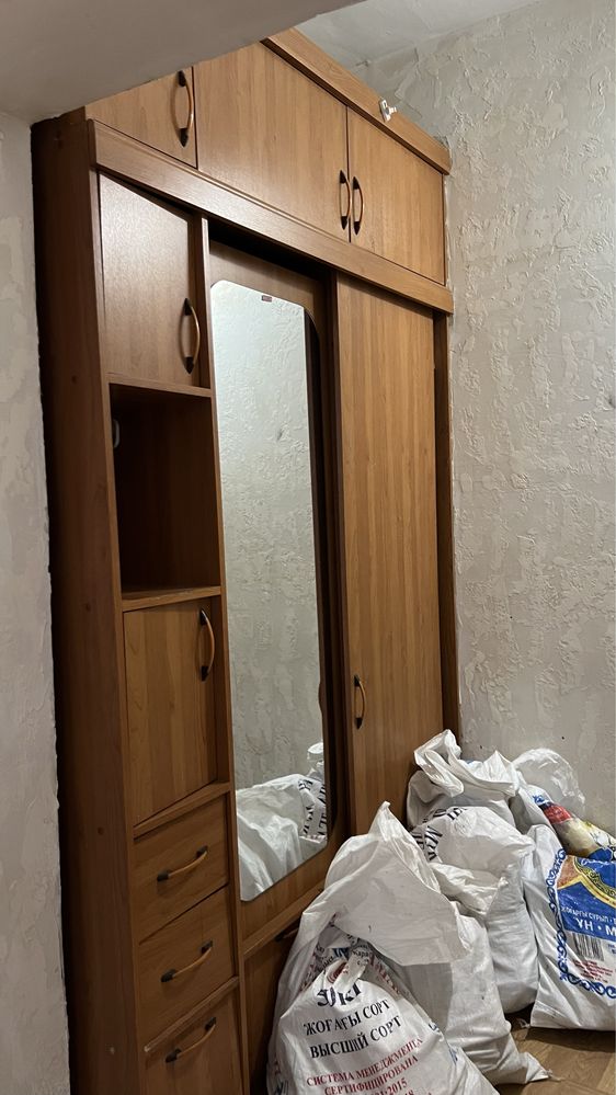 Продам шкаф для прихожей