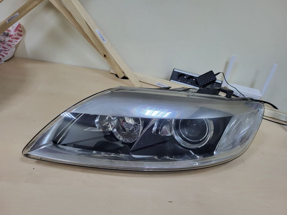 Ляв фар Audi Q7 ЗАВИВАЩ ксенон lqv far ауди кю7 zavivasht