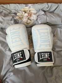 Боксови ръкавици Leone