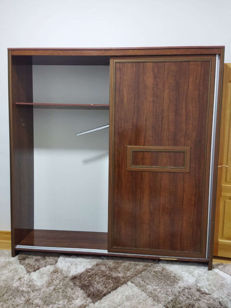 Mebellar sotiladi 2ta mebel