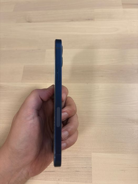 Apple Iphone 12 256mb Blue в добро използвано състояние