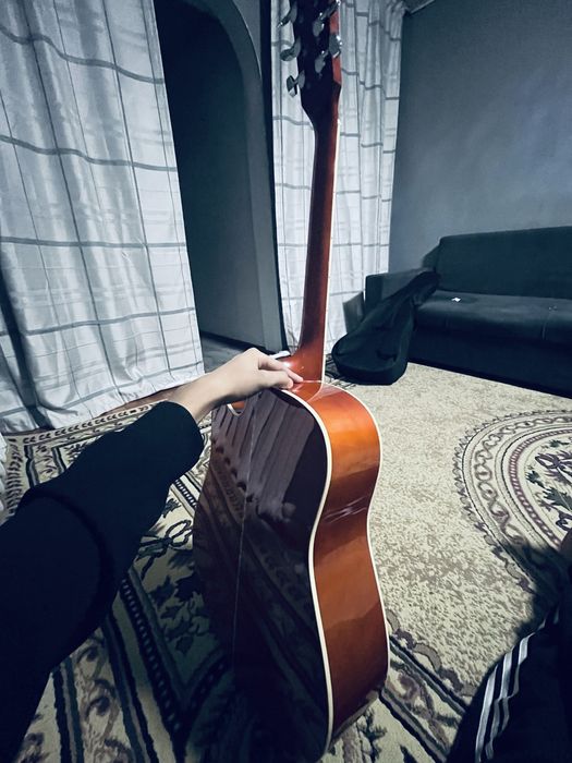 Гитара с чехолым новые