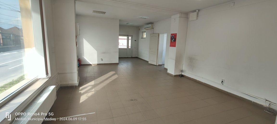 Spațiu comercial - ideal magazin, sală after-school
