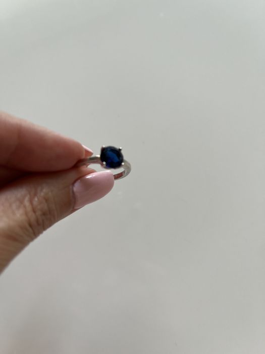 Сребърен пръстен със син камък шпинел