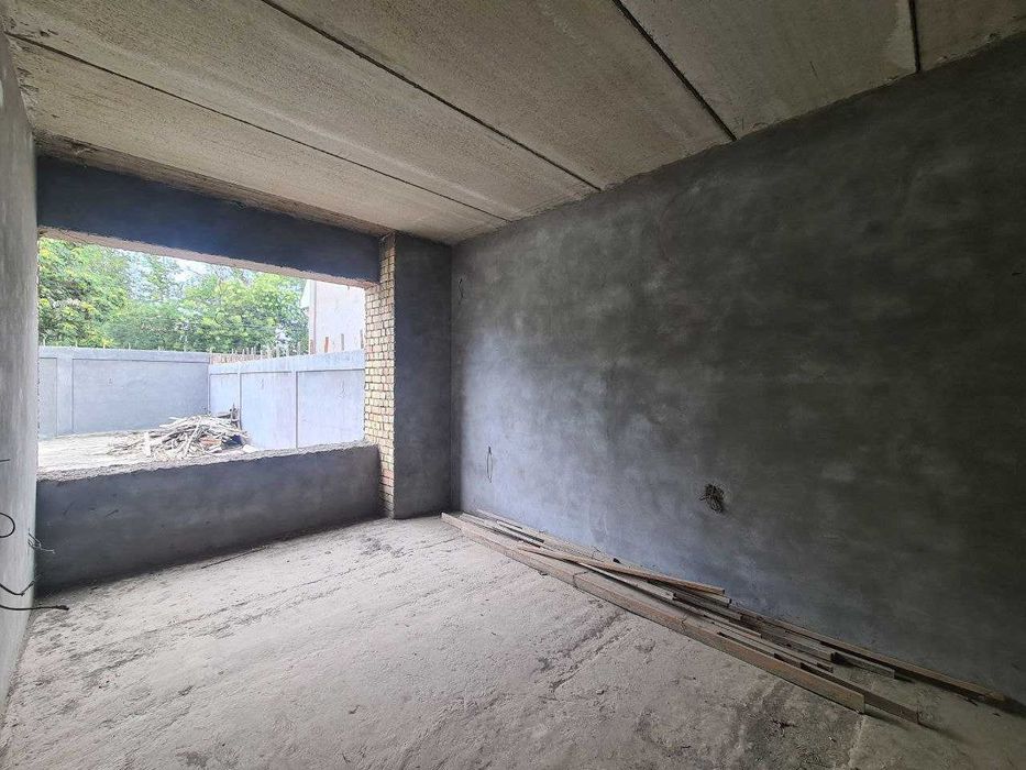 Циолковского ул. Еврокоробка вдоль дороги