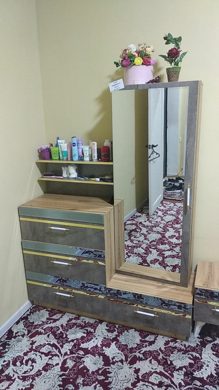 Мебел комплект спални трюмо шкаф