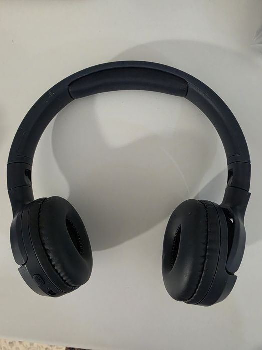 Продам наушники JBL б/у в отличном состояние