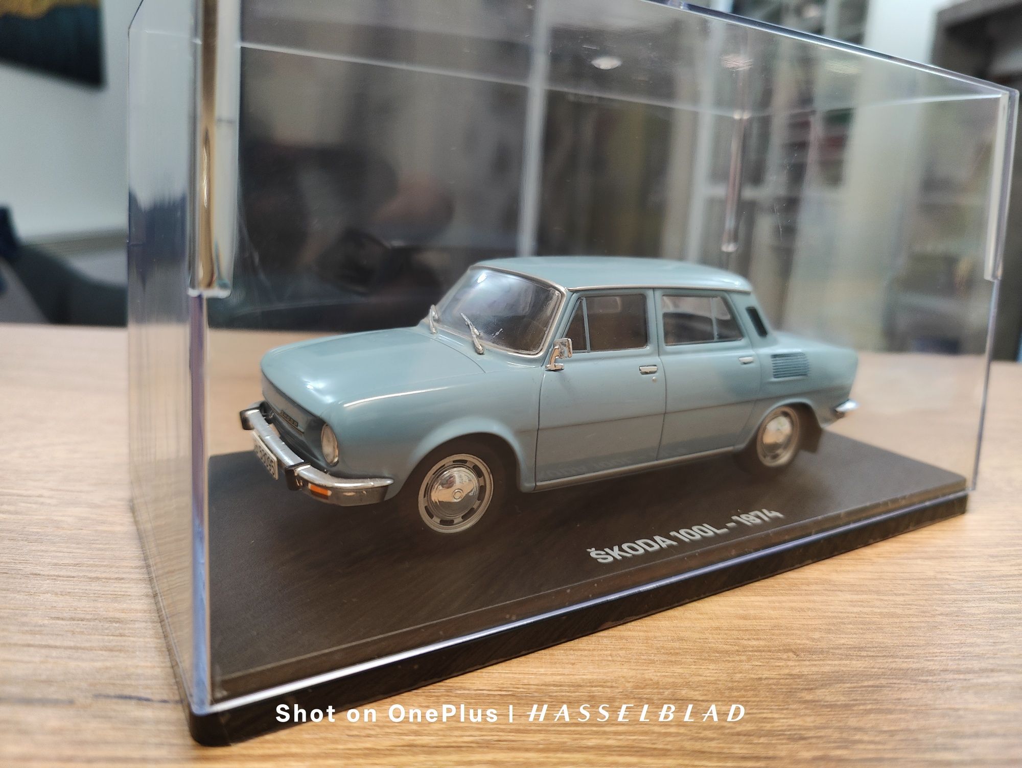 Machete Skoda 100L, Skoda 1000MB 1:24 în casete plexiglas.