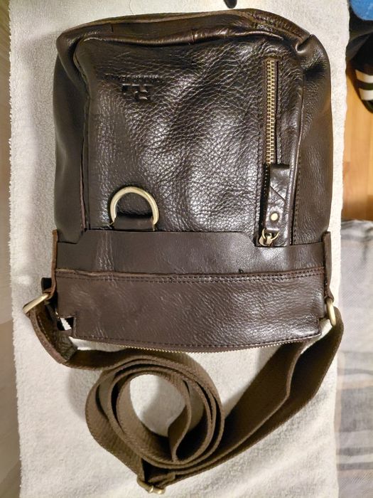 Borsello/geanta noua, barbateasca, maro din piele