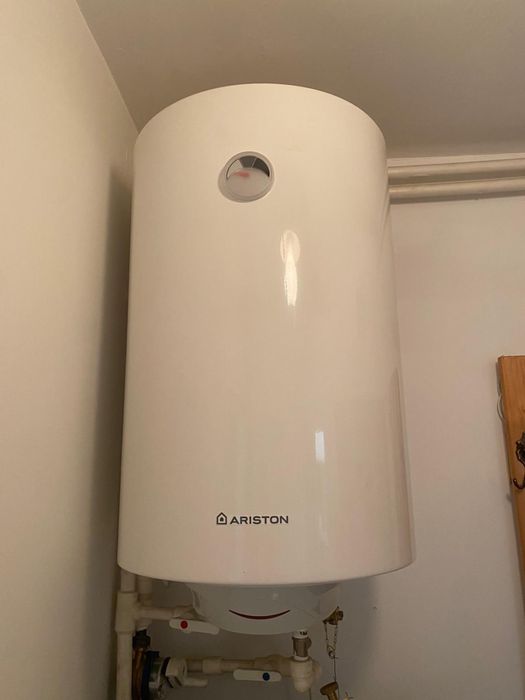 Boiler electric Ariston , 50 lutri , folosit foarte putin