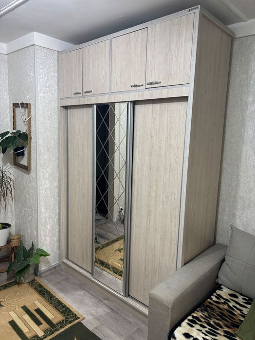 Шкаф купе в отличном цвете
