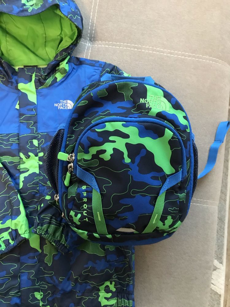 Дъждобран / ветровка “ The north face” + раница 6г. 116 - 122