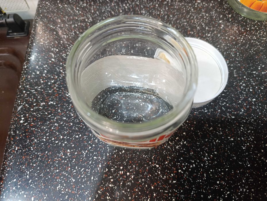 Банки стеклянные с крышками 3 шт . В хорошем состоянии б/у