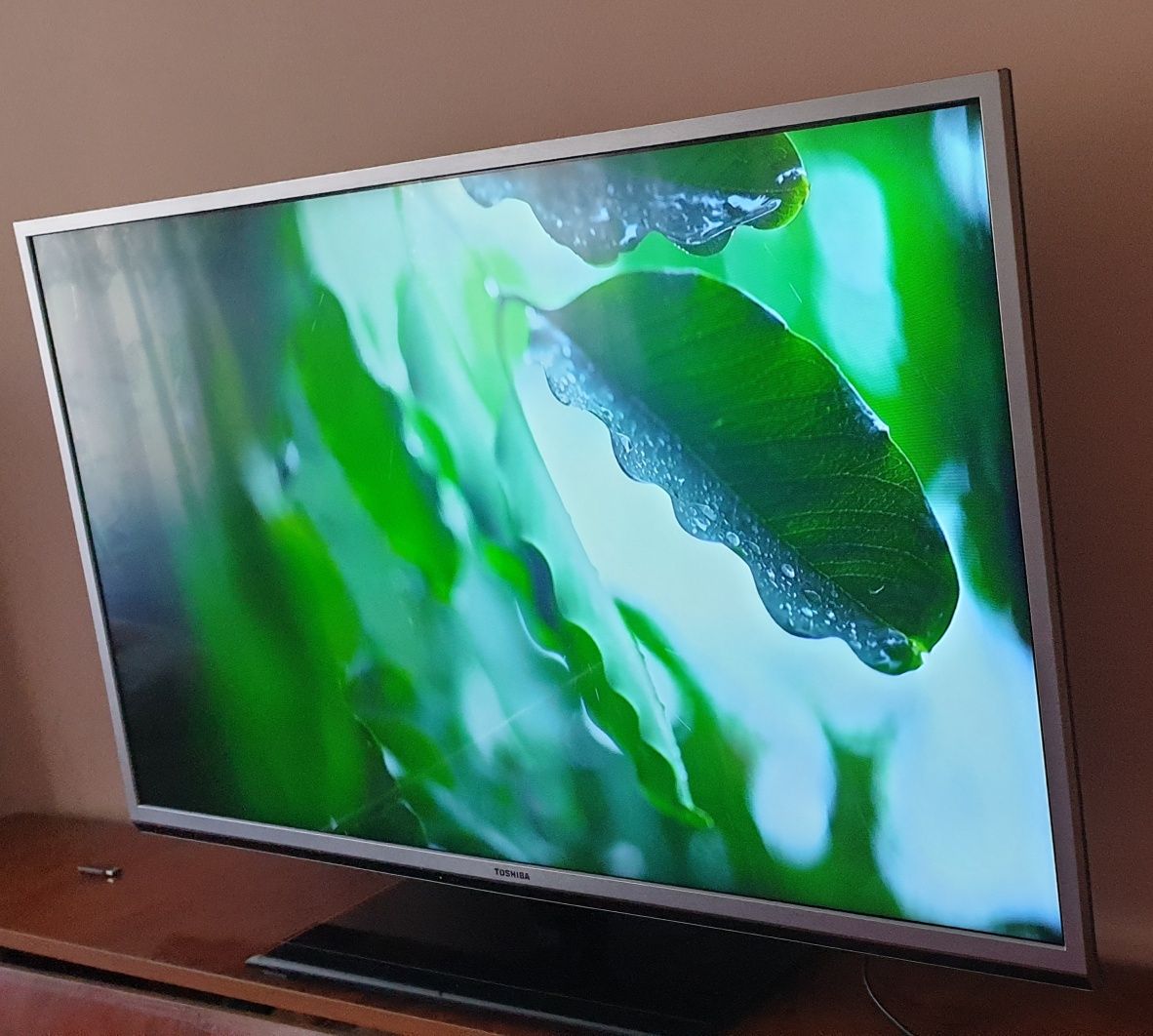 Tv smart  led toshiba 3D 120cm