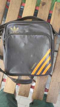 Geanta adidas retro vintage, nu Nike, nu Reebok