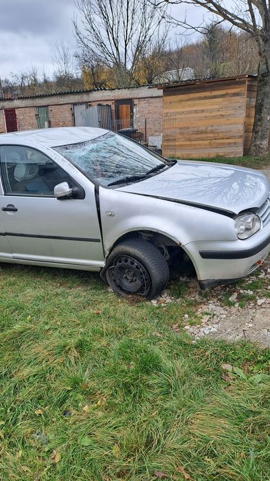 Vand Golf 4 1.4 benzina