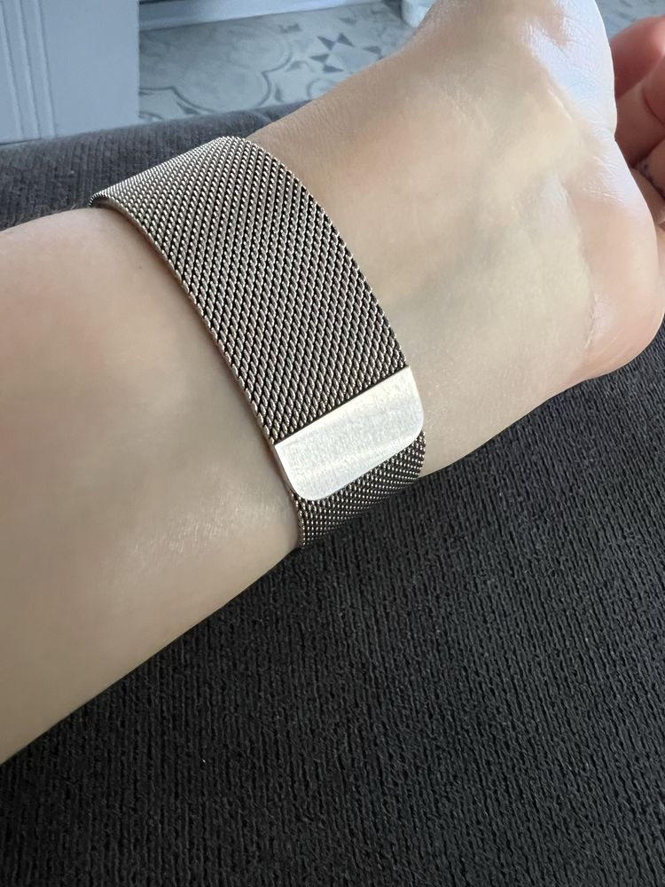 Каишка за Apple Watch 41 mm. Gold Milanese Loop