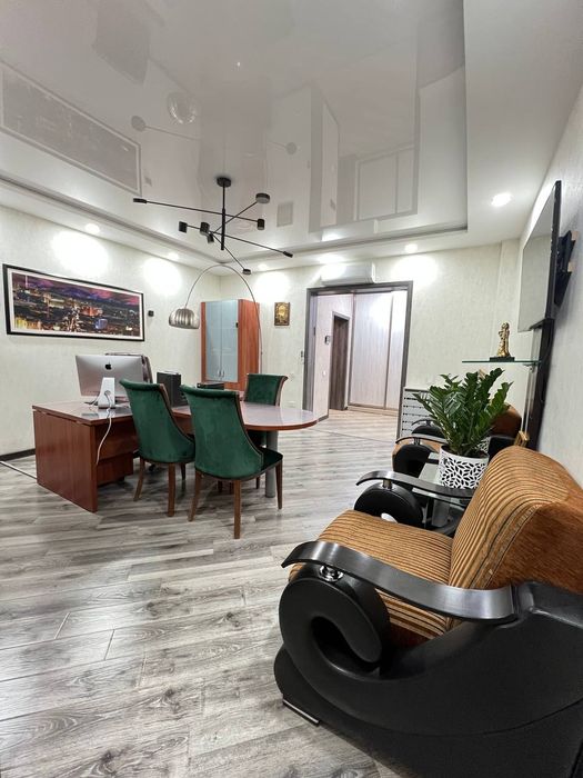 Продажа офис в Мирзо-Улугбеке Ор Корзинка Салом!