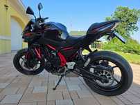 Kawasaki Z 650 Vând motocicletă Kawasaki Z650, din 2025, impecabilă, ca nouă